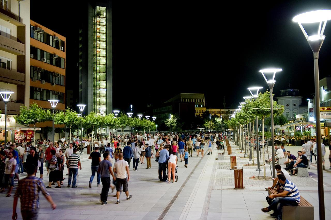 Boulevard Prishtina Enes Priştine Dış mekan fotoğraf